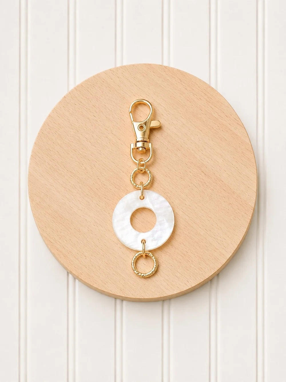 Gold and White Mother-of-Pearl Circle Keychain
